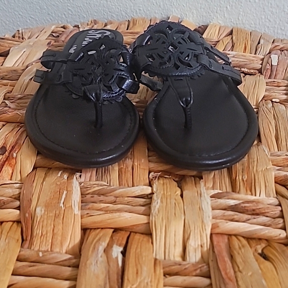 ๐ฟ CIRCUS BY SAM EDELMAN CHERRY FF SANDALS - Picture 4 of 8